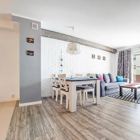 Rybacka, Sun & Snow *